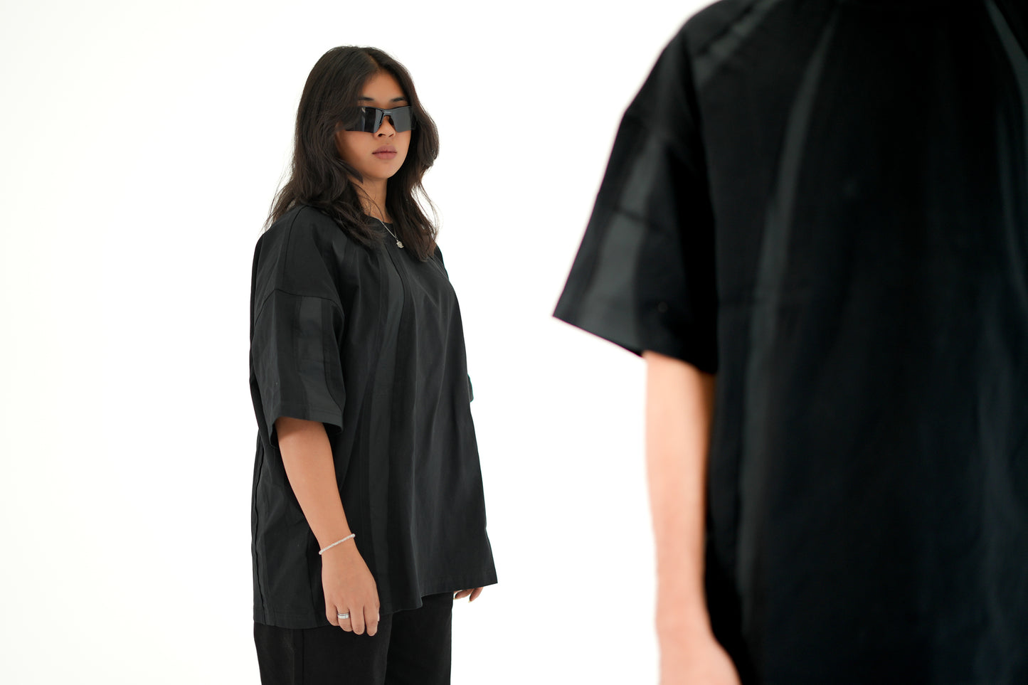 Black Oversized T-Shirt – Relaxed & Stylish